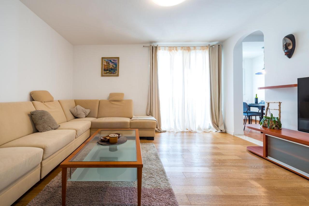 Oceania Apartment *