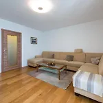 Apartment Oceania
