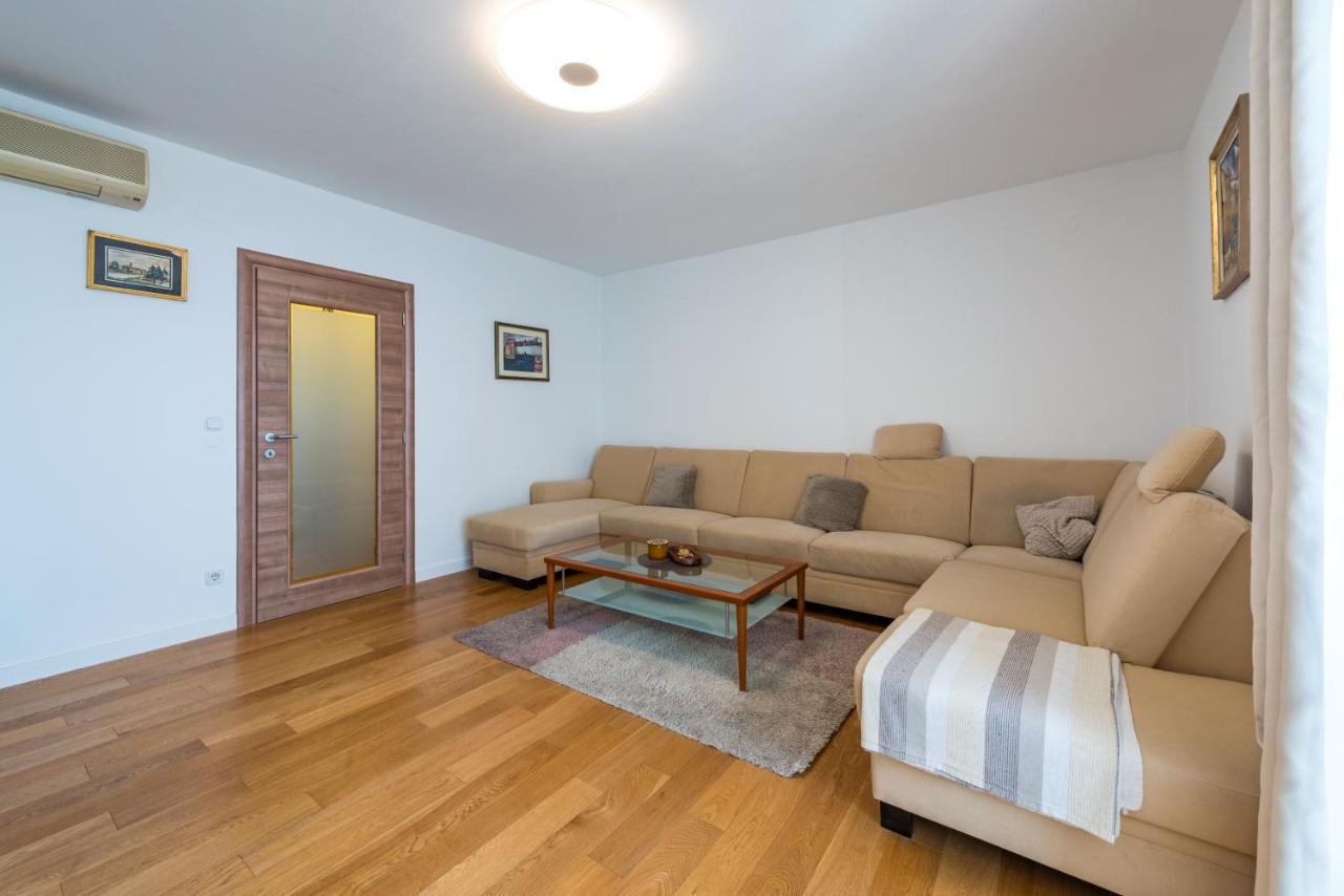 Oceania Apartman *